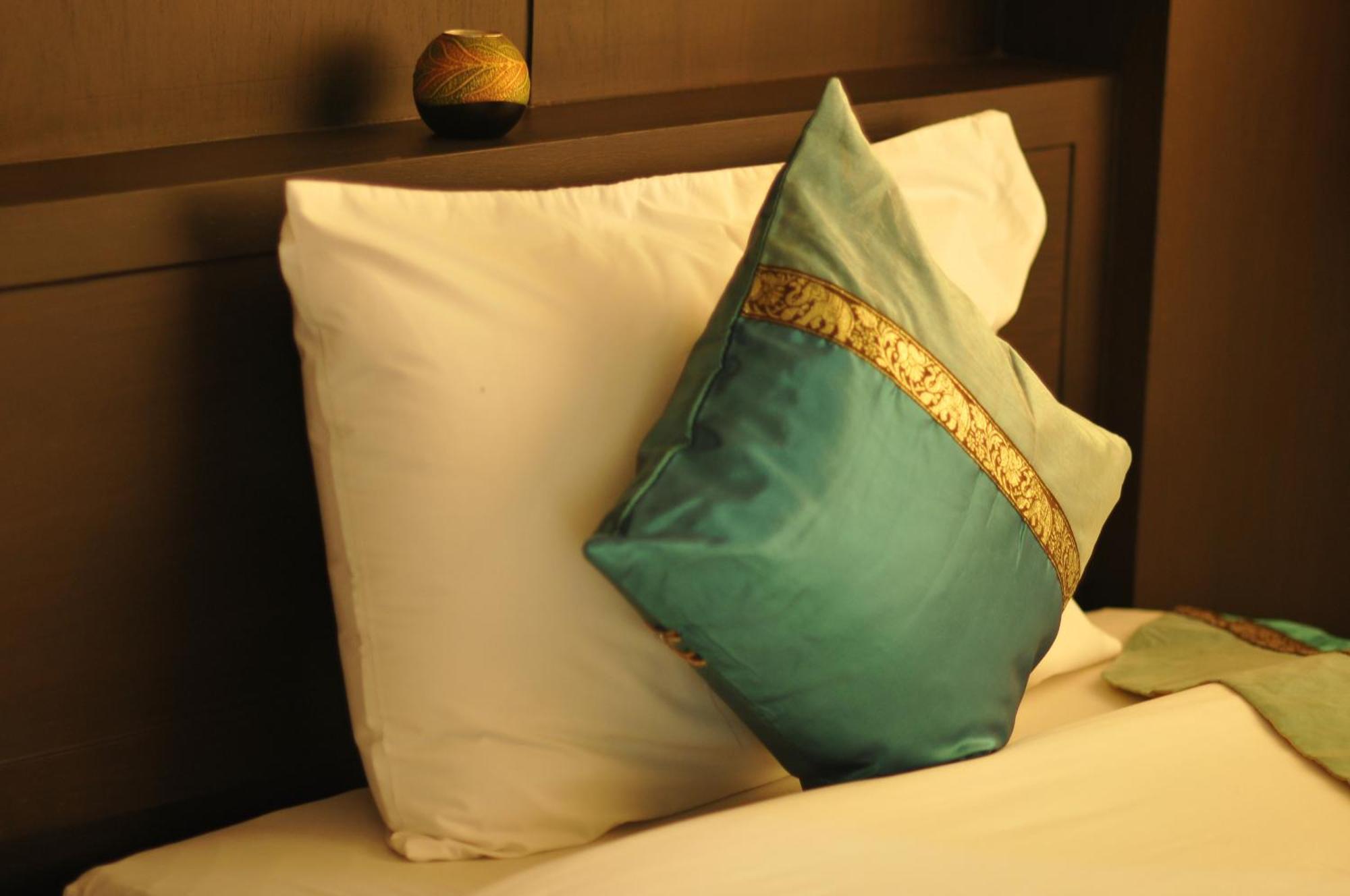 Regent Suvarnabhumi Hotel Банкок Екстериор снимка